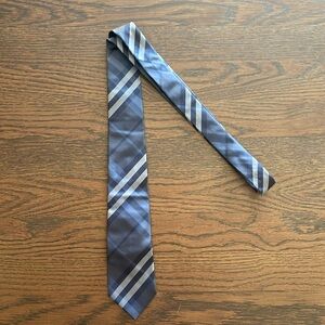 Burberry slim tie